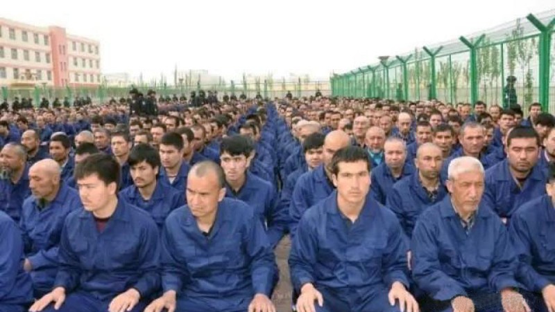 新疆再教育營，被國際上稱為當時納粹集中營的再現