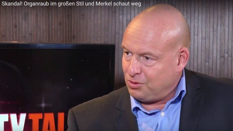 Organraub und lukrativer Organhandel in China – ein ungewöhnliches Thema für Heiko Schrang.Foto: Screenshot von Schrang TV TALK